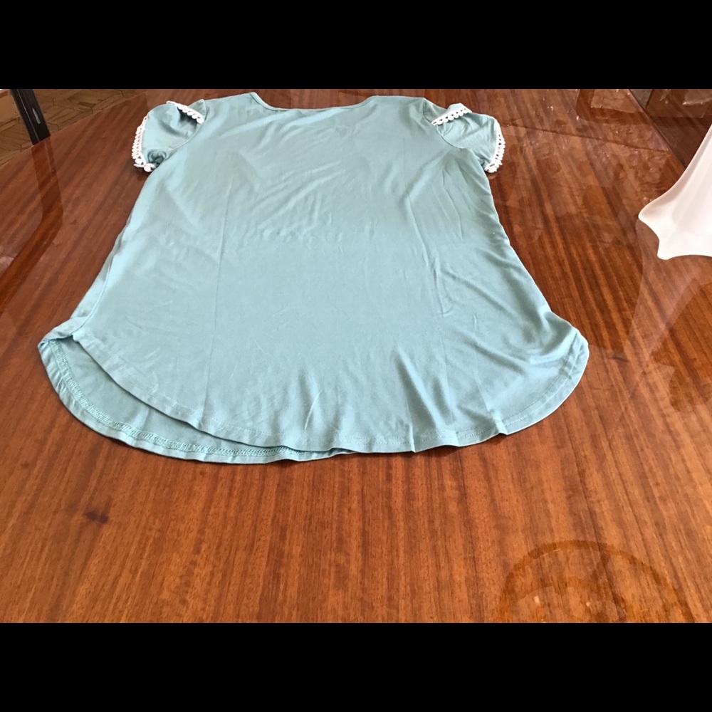 Amaryllis Pullover Tee (NWOT) - Picture 10 of 10